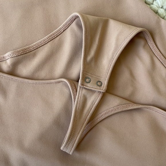 NWT Abercrombie & Fitch Soft AF Collection High-Neck Bodysuit in Tan - Size: S - Picture 4 of 7